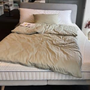 Utstilling selges! Fly Seng med Bodyprint Madrass 160x200 – Førstemann til Mølla!